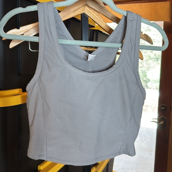 Yogalicious Lux Grisaille Gray Streamline Rib Contour Crop Tank Top Size Medium - Picture 7 of 7